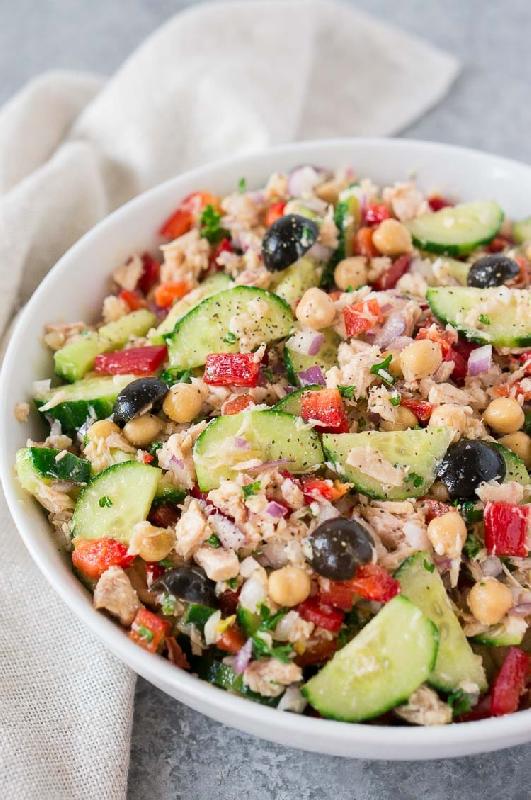 Tuna salatı 