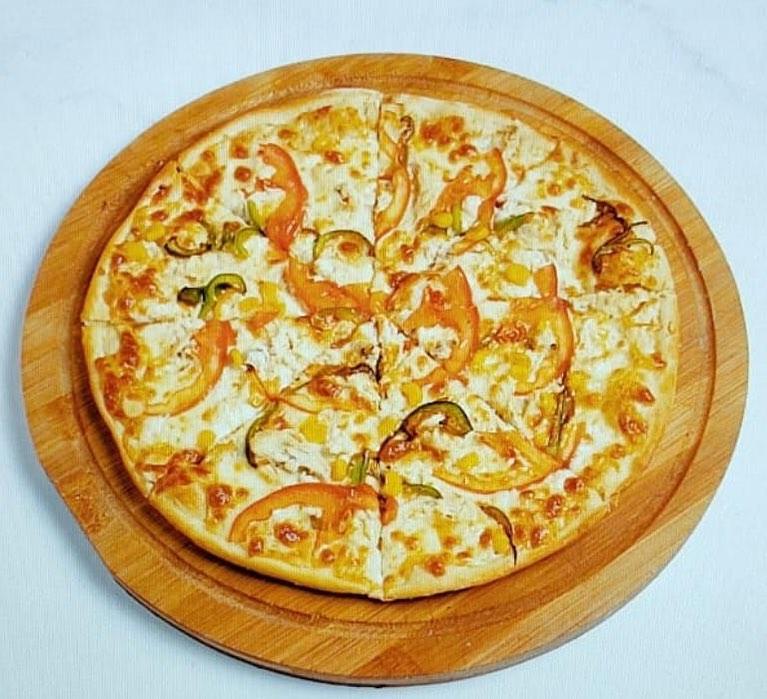 Tavuklu pizza 