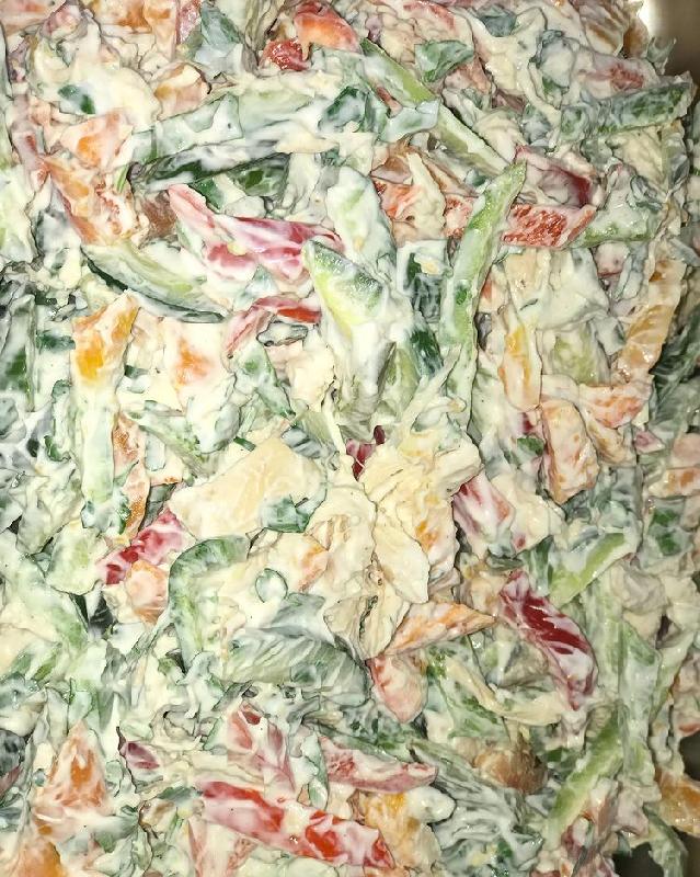 Tavuk salata