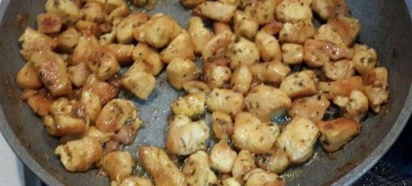 Dağ kekikli kremalı tavuk 