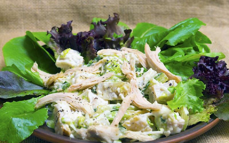 Dip souslu tavuk salata