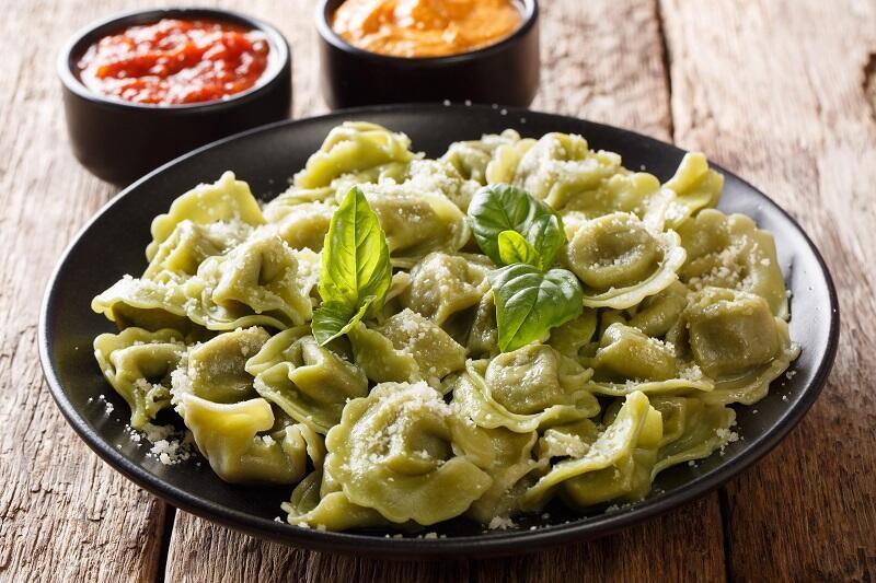 Fettuccini kremalı fesleyen