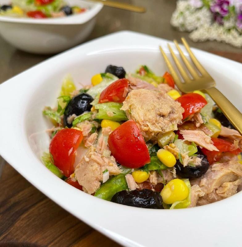 Tuna salatı 