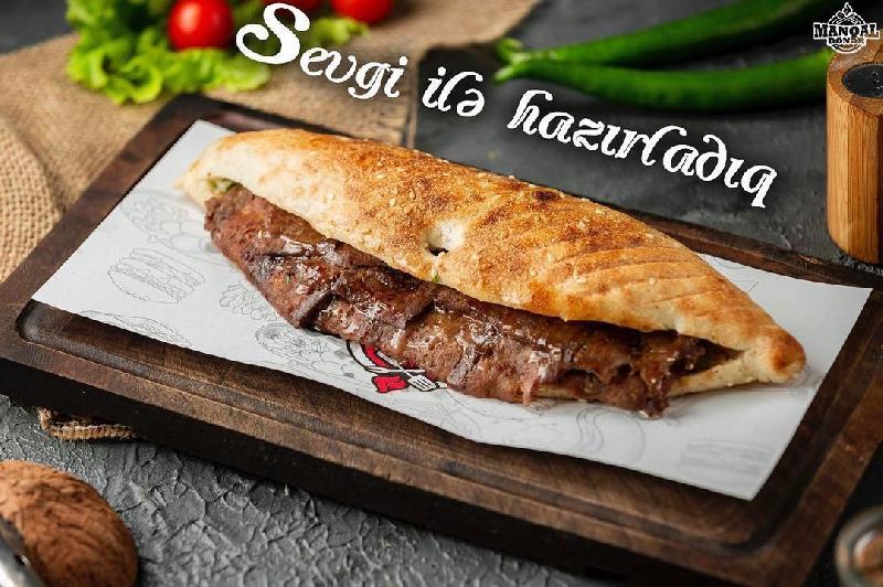Manqal Dönər Çörəkdə Ətli