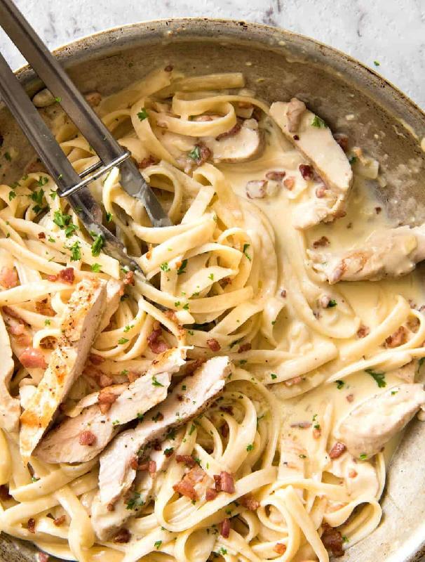 Toyuq Tagiatelle 