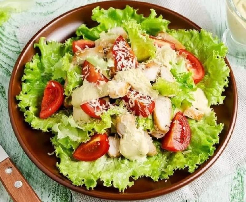 Sezar salatı  