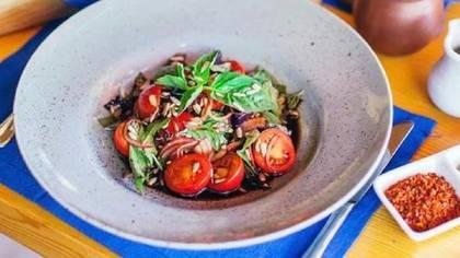 Pomidor Turşulu Salatı