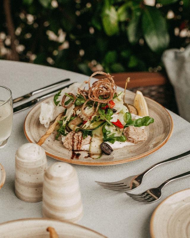 Təzə Tuna Balığı ilə fransızsayağı Nisuaz Salatı