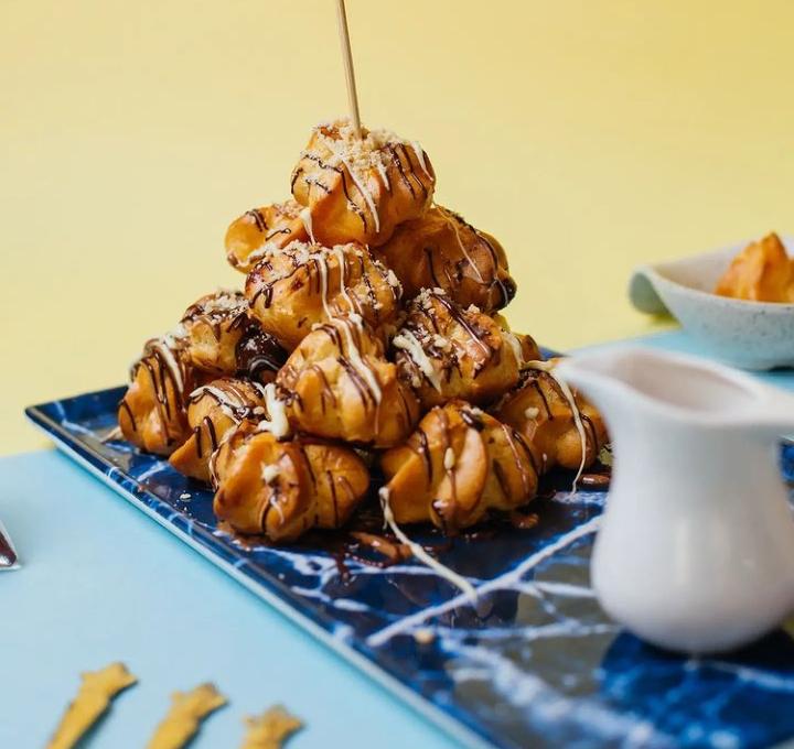 Eiffel Profiterole