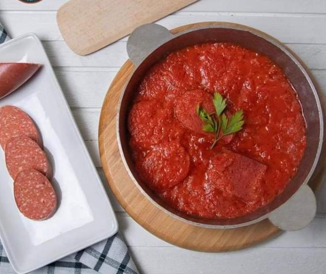 Krakov kolbasa tomat ilə