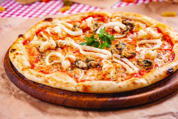 Seafood Pizza