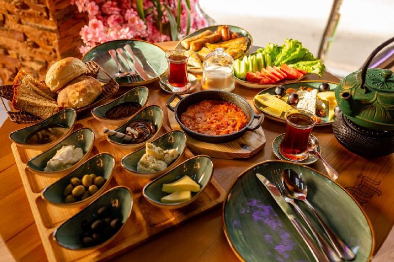 Səhər yemeyi seti (2 kişilik) 