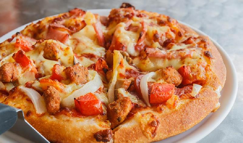 Toyuqlu pizza 