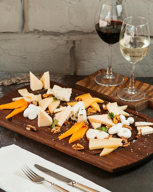 Pendir assorti (300 gr.) 