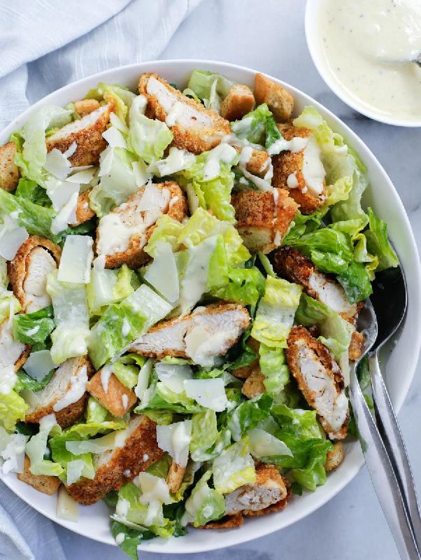 Sezar salatı 