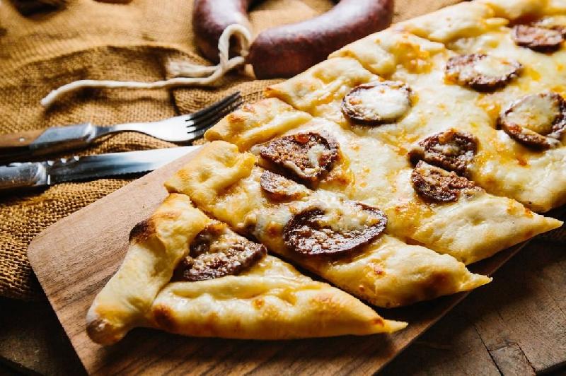 Pide sucuqlu 