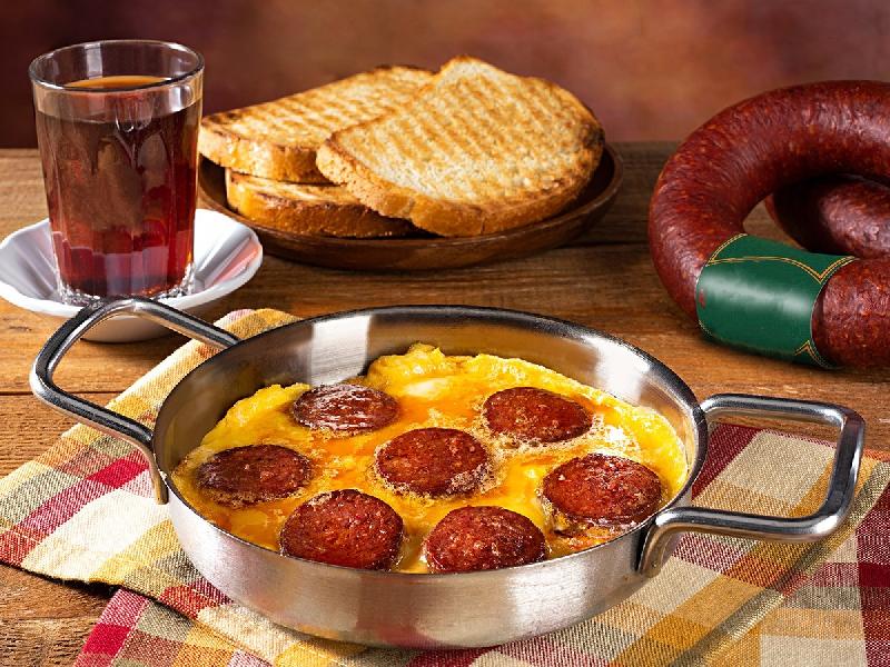 Sucuklu yumurta 