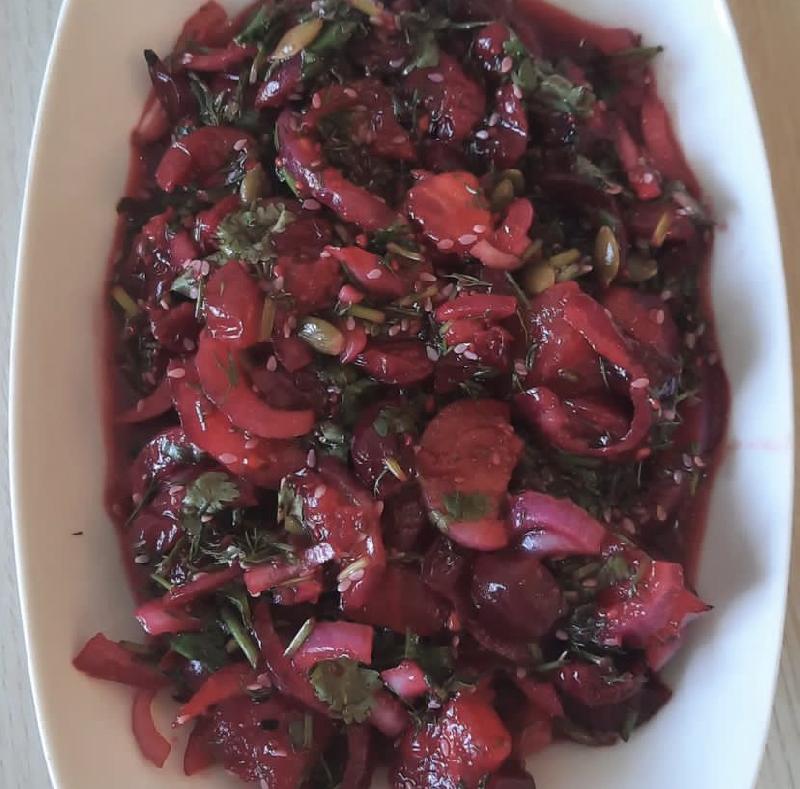 Vişnəli salat