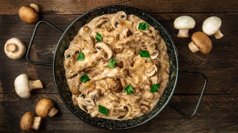 Stroganoff ət