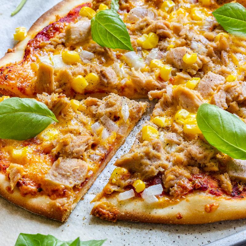 Tuna pizza