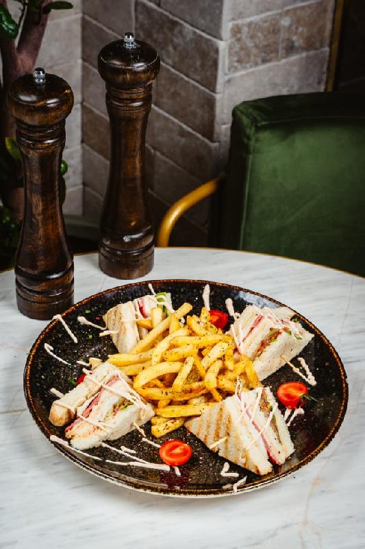Clup Sandviç (230 gr.)