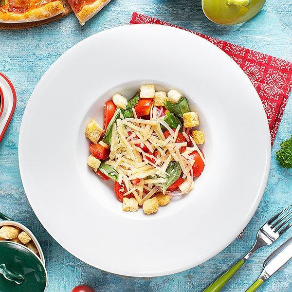 Balzamik souslu pomidor salatı