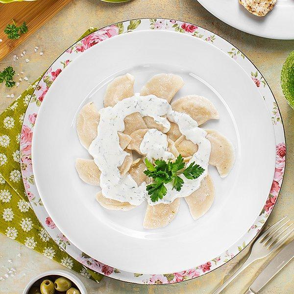 Pendirli sousda kartoflu vareniklər