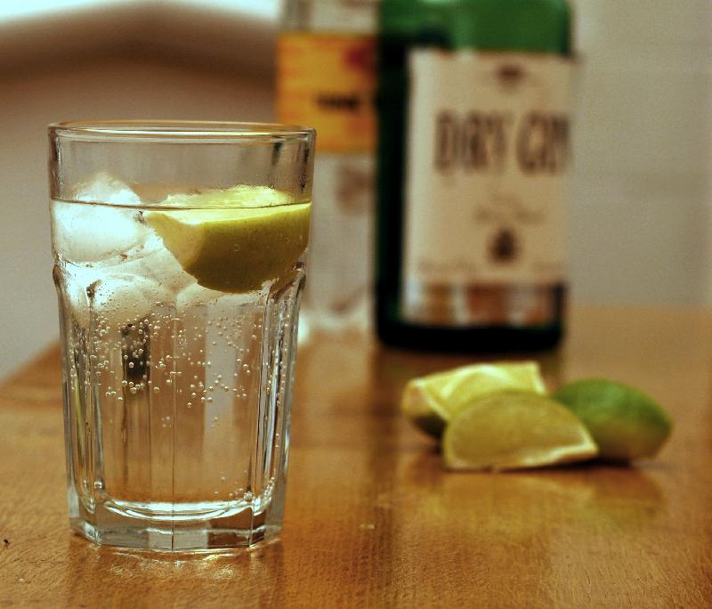 Gin &.. Tonic