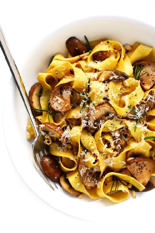 FETTUCCİNE WİTH MUSHROOM 