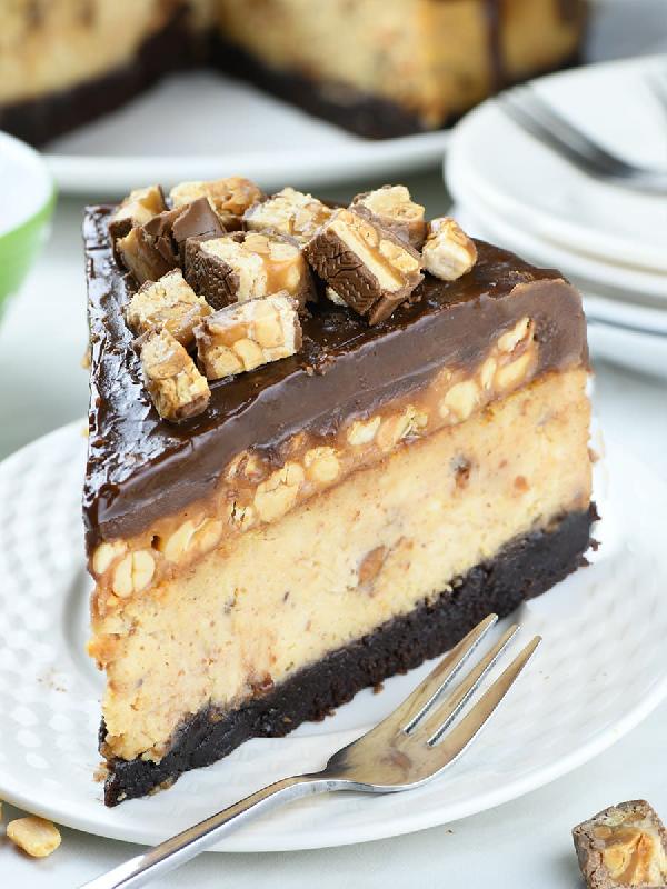 Snickers cheesecake 
