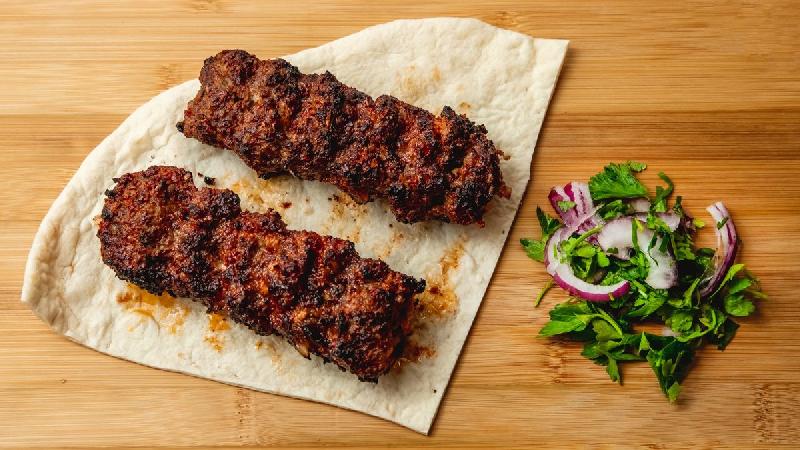 Lülə döymə kabab 