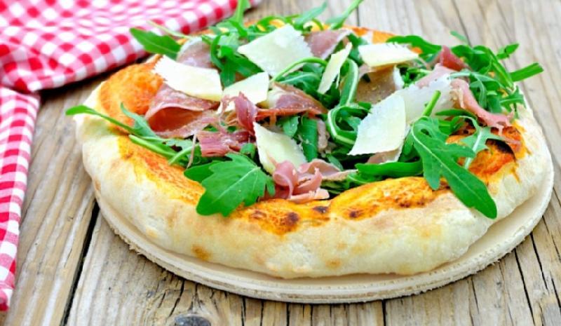 PROSCIUTTO RUCOLA E PARMIGIANO