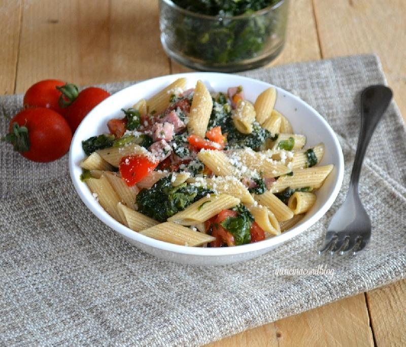 PENNE SALMONE E SPINACHI