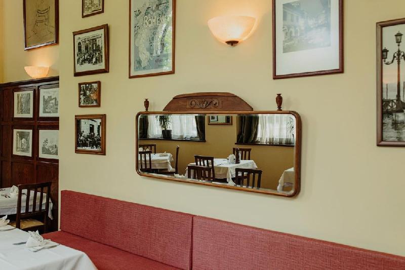 Interior view 4