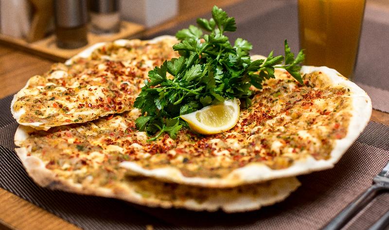 Acılı Lahmacun