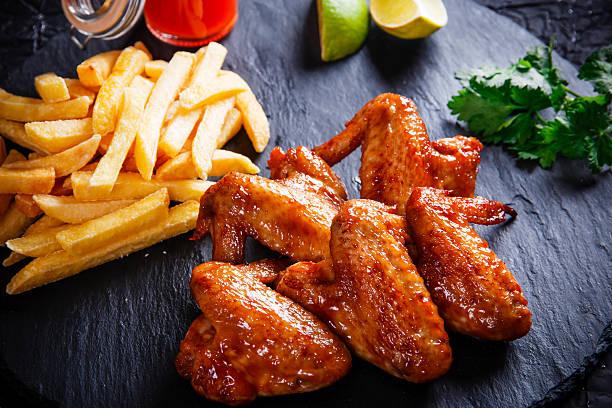 Toyuq qanadları + Fri