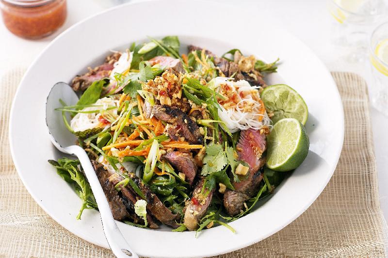 Asiya üsulu ət salatı
