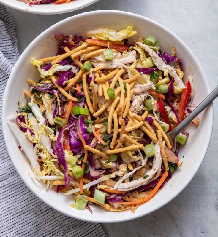 Asiya üsulu toyuq salatı