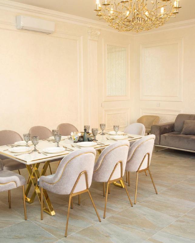 Interior view 3