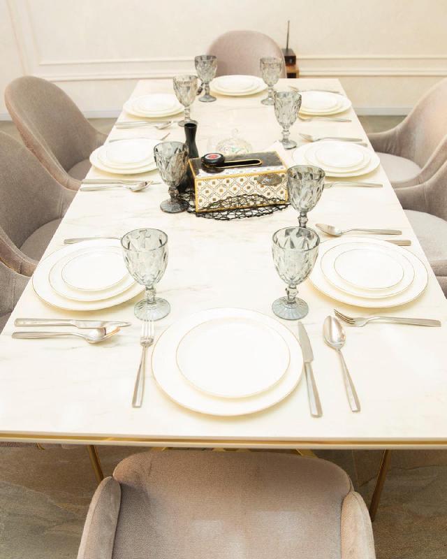Interior view 4