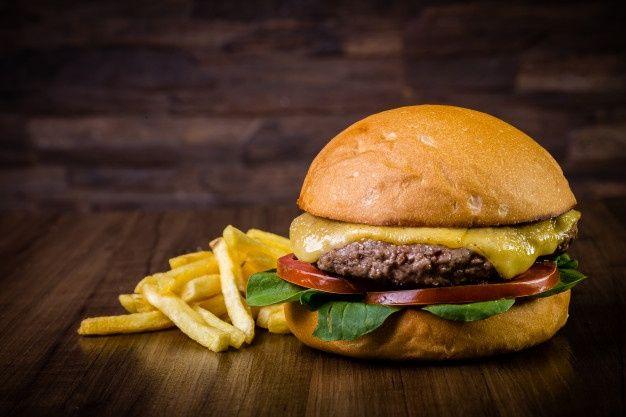 Burger mal ətindən kartof fri ilə