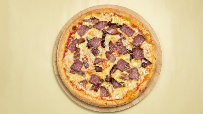 Bekonlu pizza