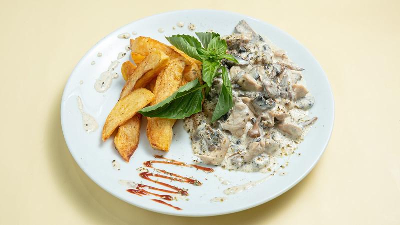 Ət stroganoff 