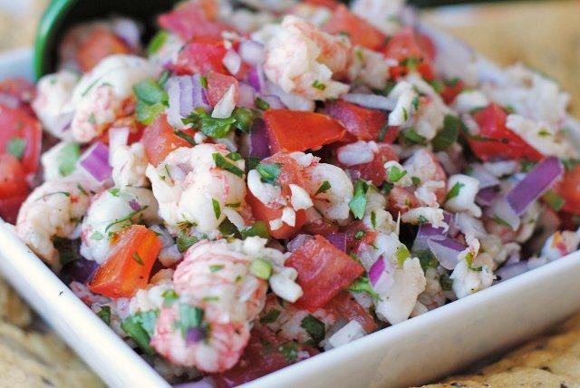 Dəniz məhsulları salsa sousla