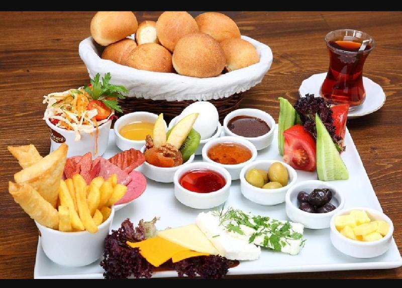 Səhər yeməyi tabağı