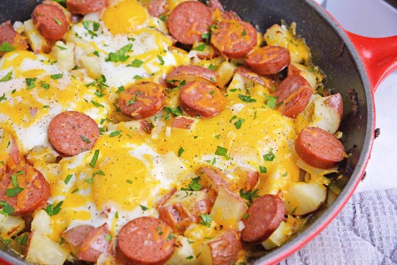 Sosisli yumurta