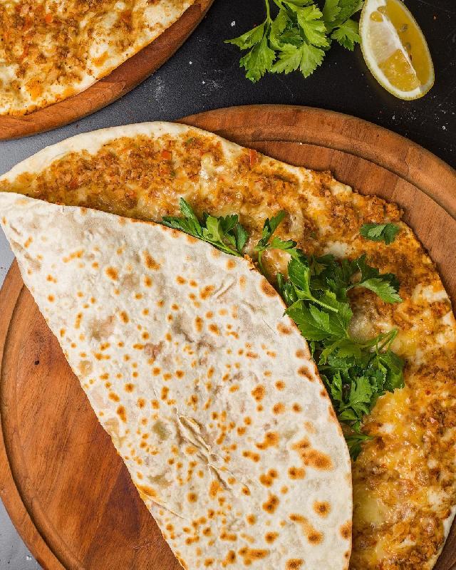 Lahmacun sadə 