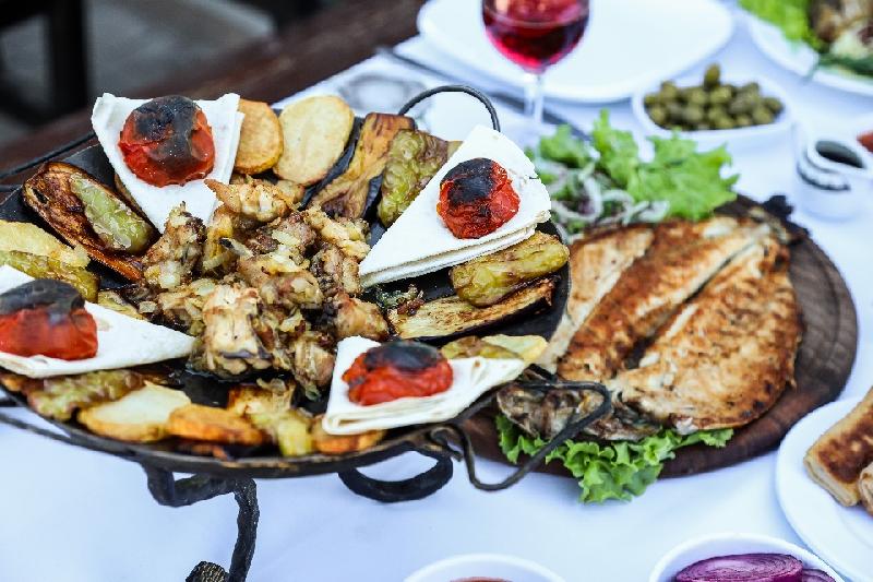 Sac Nərə Balığı İlə  