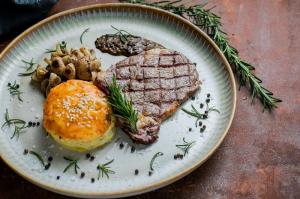 Rib Eye Steak   