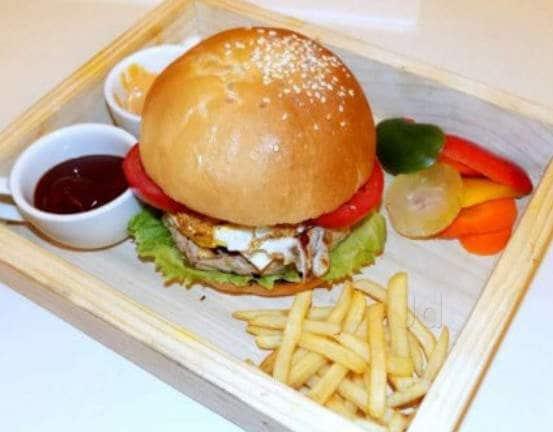 Mini Burger-(Beef) ,Free-keçup, Nagest, Meyvə salatı